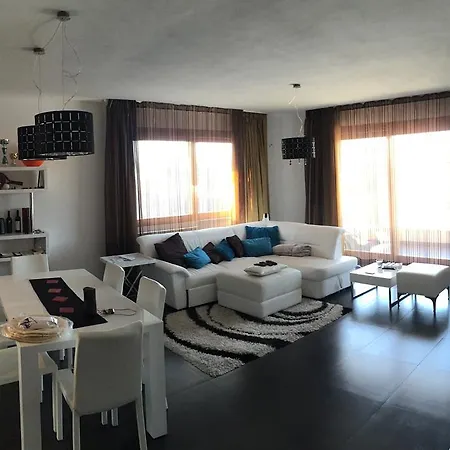 Alex House 卡利亚里